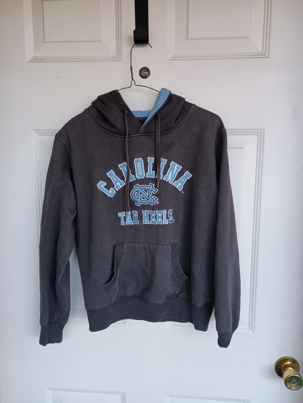 North Carolina UNC Tar Heels - Men's Hoodie Size Small Stitched Logo